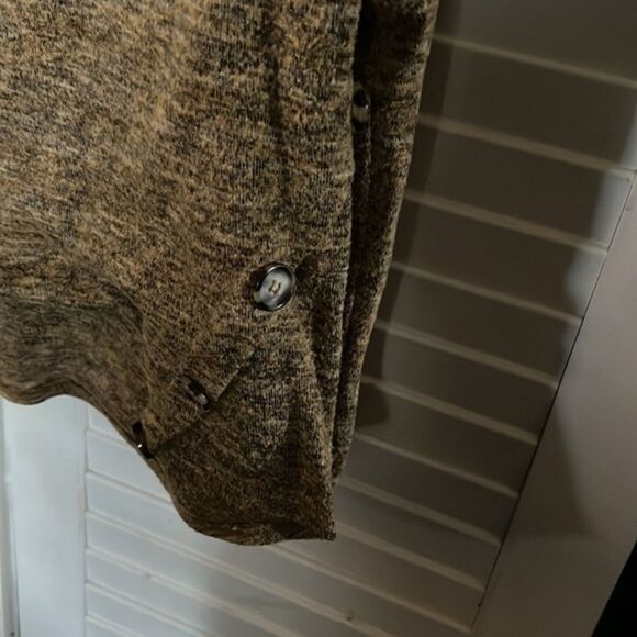 Misia Hoodie With button details - Picture 4 of 7